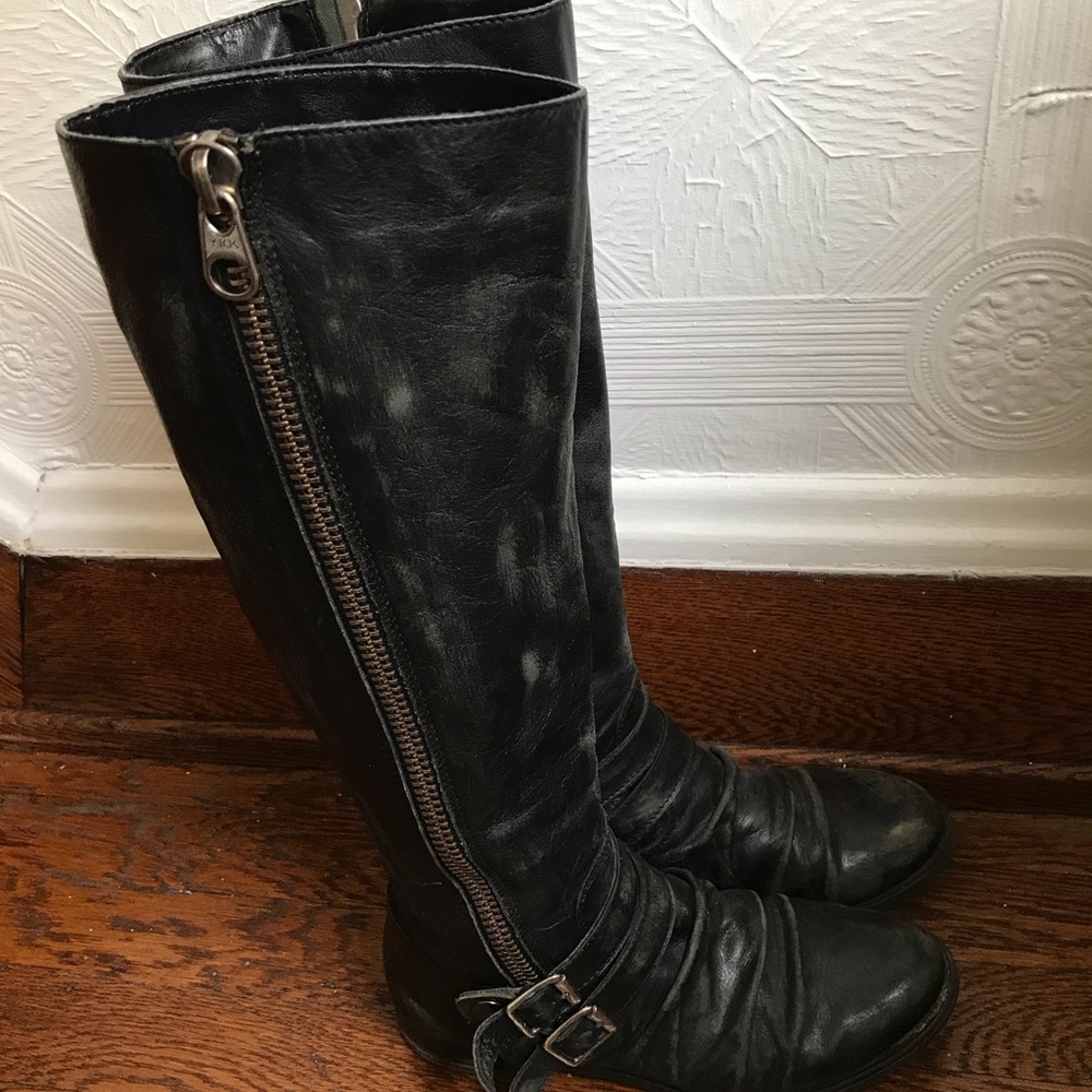 Steve Madden boots 8m (I am a 7)